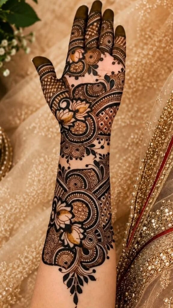 intricate bridal mehndi design