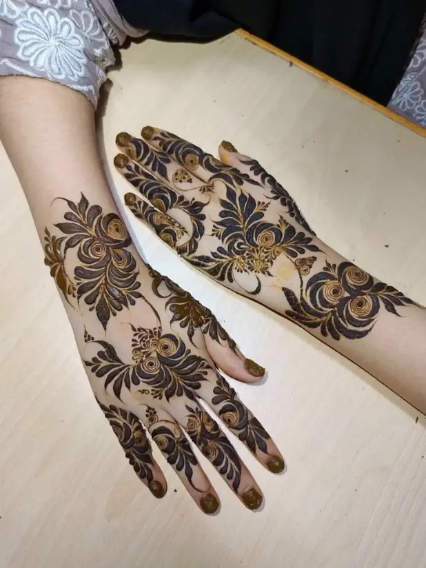 simple floral mehendi design